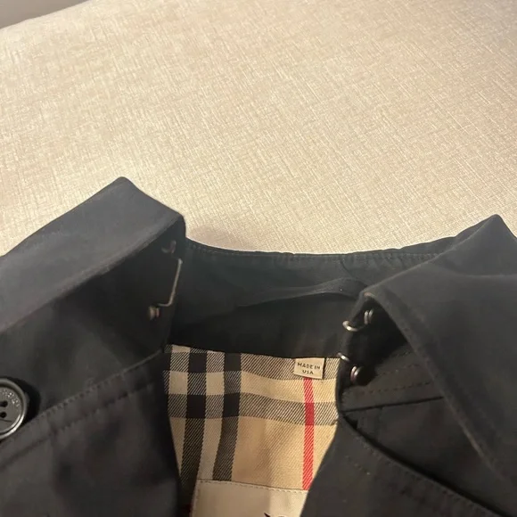 Burberry Classic Black Trench Coat - Picture 6 of 12